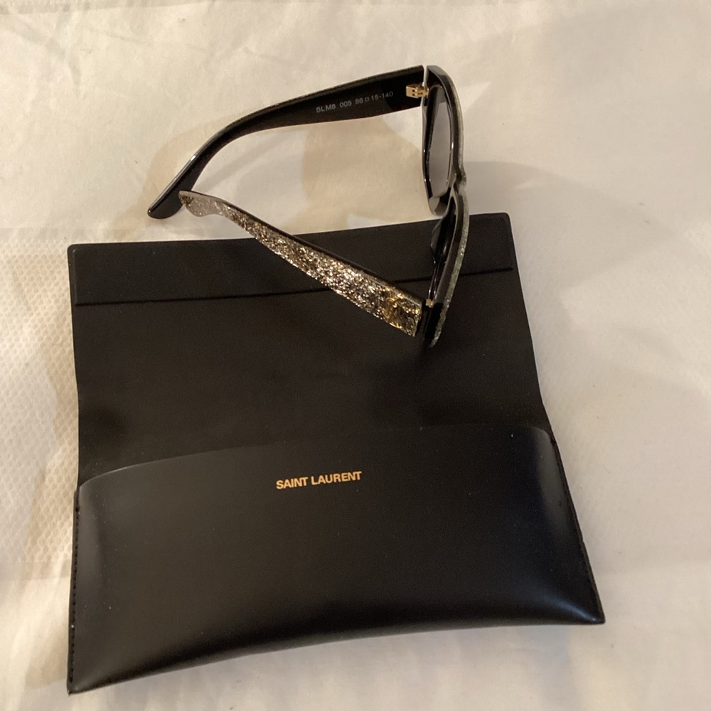YVES SAINT LAURENT
Silver Glitter Plastic Sunglasses - Picture 7 of 11